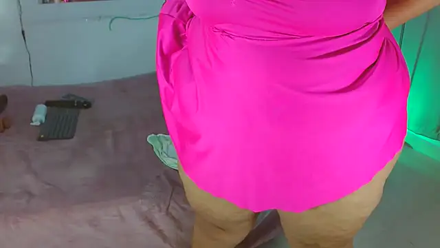 Selenna01 online show from February 1, 2025, 5:37 pm