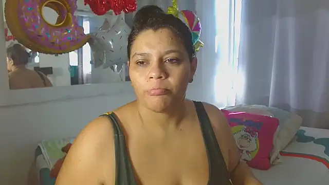 Selenna01 online show from September 10, 2025, 1:00 pm