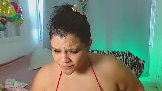 Selenna01 online show from September 17, 2025, 1:13 pm