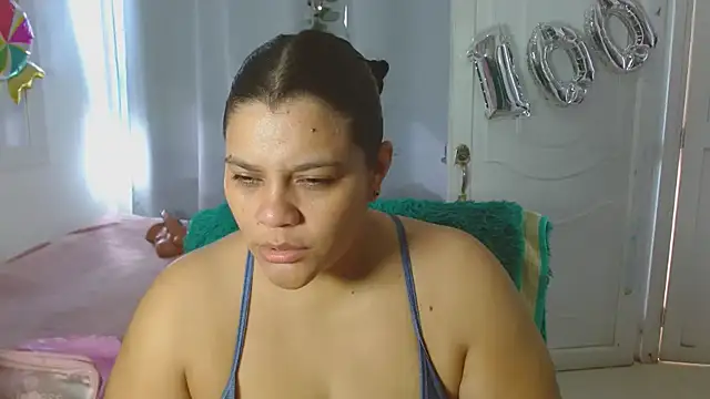 Selenna01 online show from September 22, 2025, 1:13 pm