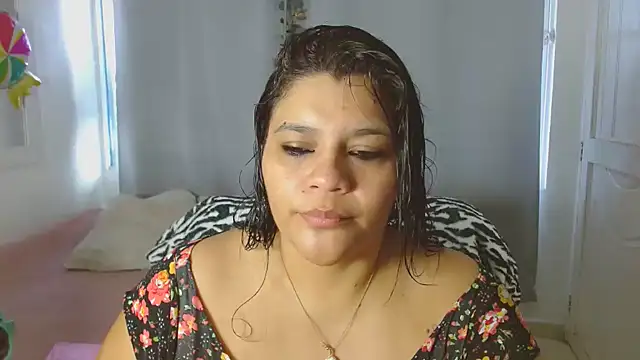 Selenna01 online show from September 24, 2025, 1:03 pm