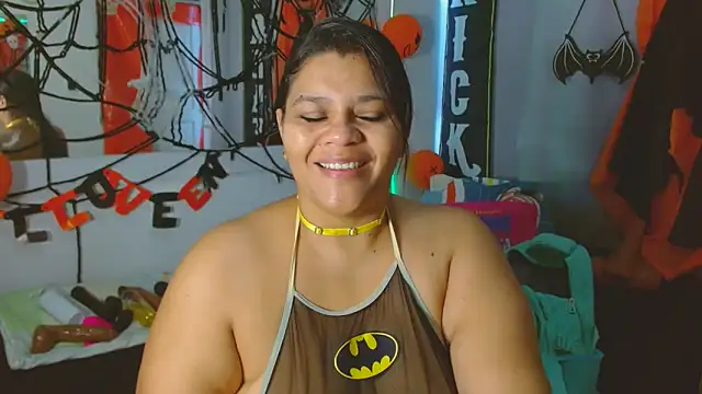 Selenna01 online show from October 17, 2025, 1:25 pm