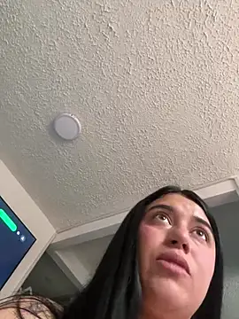 KallyMyller1 online show from February 13, 2026, 9:33 pm