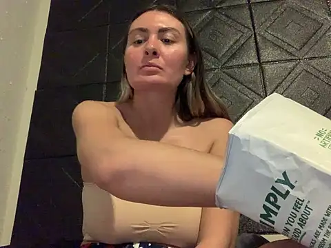 Alyssa rhoades online show from March 1, 2025, 4:58 am