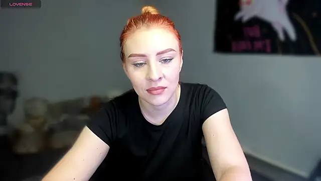 Snapshot of KindKristy chatting on June 7, 2026, 5:33 am KindKristy online show from June 7, 2026, 5:33 am