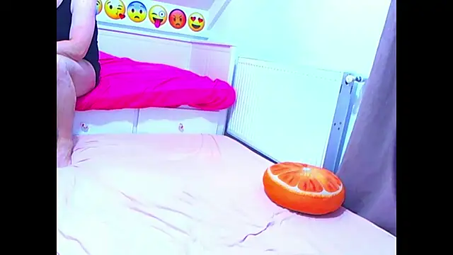 evehotty online show from March 9, 2026, 8:02 pm