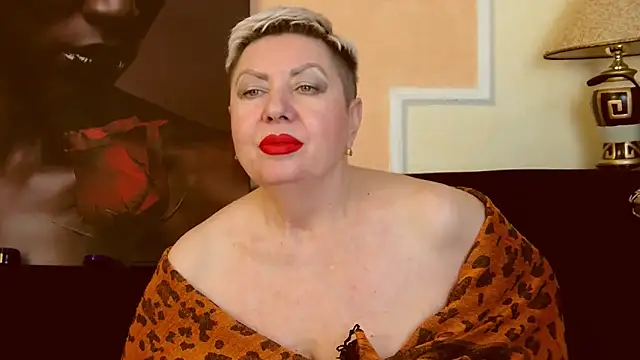 Snapshot of LadyPosh chatting on December 6, 2024, 1:18 am LadyPosh online show from December 6, 2024, 1:18 am