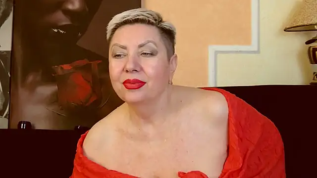 Snapshot of LadyPosh chatting on December 7, 2024, 4:20 am LadyPosh online show from December 7, 2024, 4:20 am