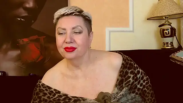 Snapshot of LadyPosh chatting on December 11, 2024, 10:16 pm LadyPosh online show from December 11, 2024, 10:16 pm