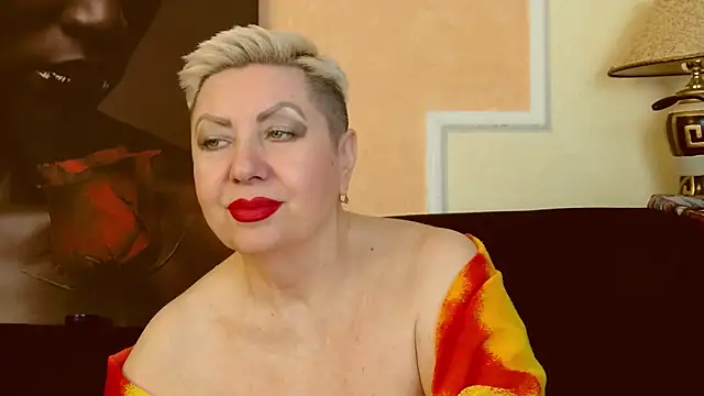 Snapshot of LadyPosh chatting on January 15, 2025, 9:30 pm LadyPosh online show from January 15, 2025, 9:30 pm