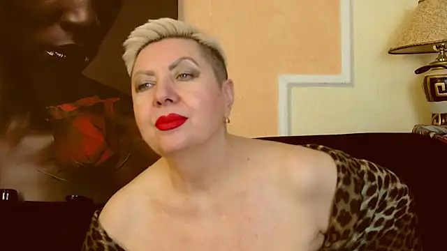Snapshot of LadyPosh chatting on January 17, 2025, 1:47 am LadyPosh online show from January 17, 2025, 1:47 am