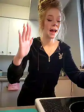 LucidLucy online show from December 18, 2024, 3:22 pm