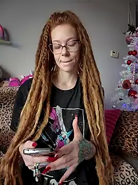 LucidLucy online show from December 26, 2024, 4:58 pm