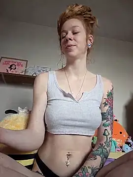 LucidLucy online show from March 16, 2025, 4:45 pm