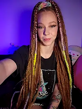 LucidLucy online show from April 10, 2026, 3:01 am