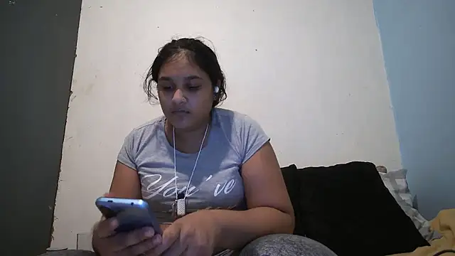 Indianbloom- online show from October 12, 2025, 3:00 pm