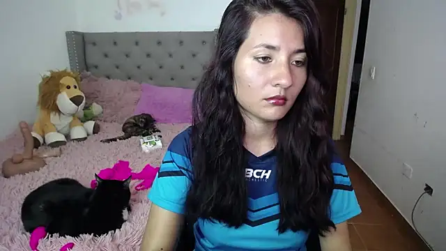 emily honter online show from November 18, 2025, 6:56 pm