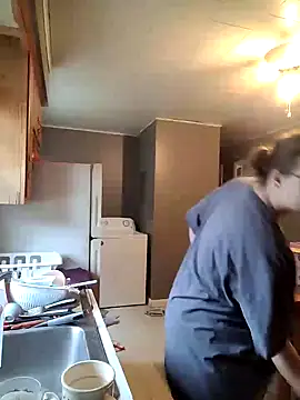 ZeTurtleMaster online show from December 27, 2024, 5:37 pm