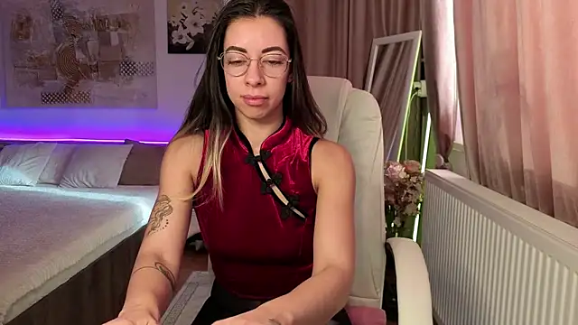 Snapshot of silver_eve chatting on December 17, 2025, 11:49 am silver eve online show from December 17, 2025, 11:49 am