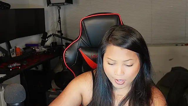 Bubbleliyah online show from September 9, 2025, 12:43 am