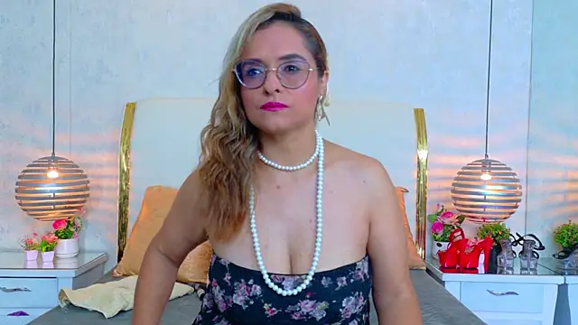 Snapshot of MarilynVega1 chatting on July 9, 2026, 8:57 pm MarilynVega1 online show from July 9, 2026, 8:57 pm