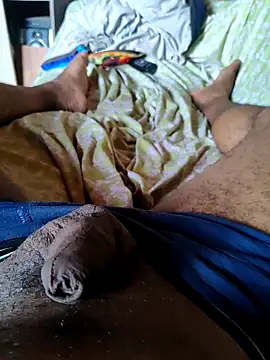 mineirinhosedutor2210 online show from November 6, 2025, 8:10 pm