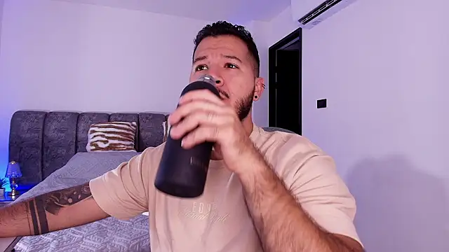 Snapshot of mister_miike chatting on January 18, 2026, 3:10 am mister miike online show from January 18, 2026, 3:10 am