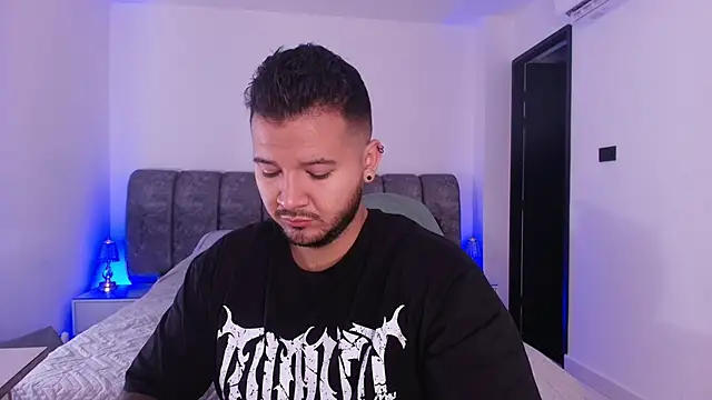 Snapshot of mister_miike chatting on February 4, 2026, 3:12 am mister miike online show from February 4, 2026, 3:12 am