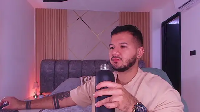 Snapshot of mister_miike chatting on February 11, 2026, 3:11 am mister miike online show from February 11, 2026, 3:11 am