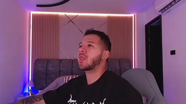 Snapshot of mister_miike chatting on February 15, 2026, 3:03 am mister miike online show from February 15, 2026, 3:03 am