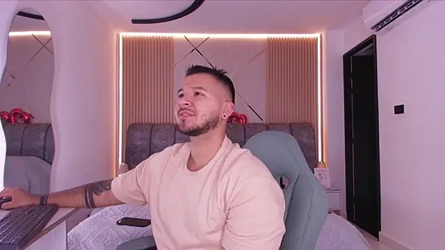 Snapshot of mister_miike chatting on March 1, 2026, 3:08 am mister miike online show from March 1, 2026, 3:08 am