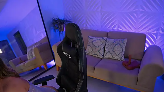 KylaMorrison online show from March 27, 2026, 11:43 am