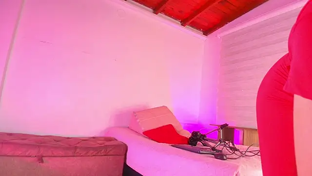 Snapshot of emyli_sw_ chatting on September 20, 2025, 3:07 am emyli sw online show from September 20, 2025, 3:07 am