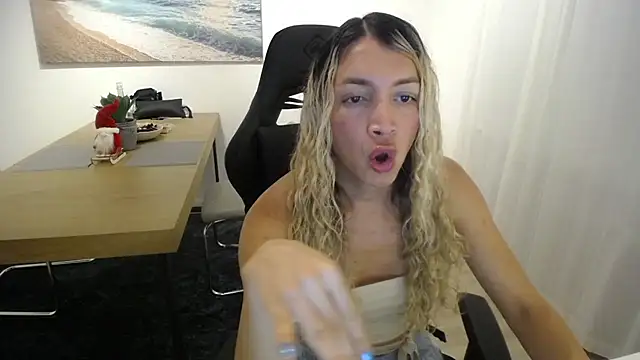 Snapshot of shellsy_hans chatting on December 19, 2024, 8:56 am shellsy hans online show from December 19, 2024, 8:56 am