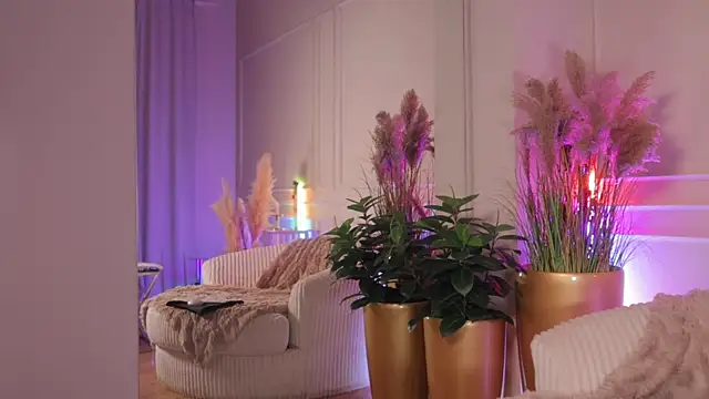 Snapshot of Anais_Bloom chatting on July 13, 2026, 7:27 pm Anais Bloom online show from July 13, 2026, 7:27 pm