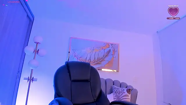 ZoePresleyX online show from December 14, 2025, 10:25 pm