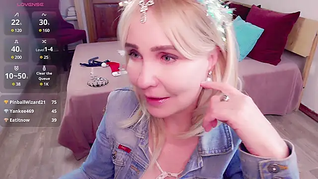  unique cam  online show from December 14, 2024, 3:15 pm