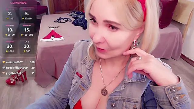  unique cam  online show from December 22, 2024, 2:49 pm