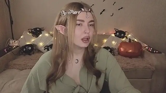 ViolettaLopez online show from October 31, 2025, 11:22 am