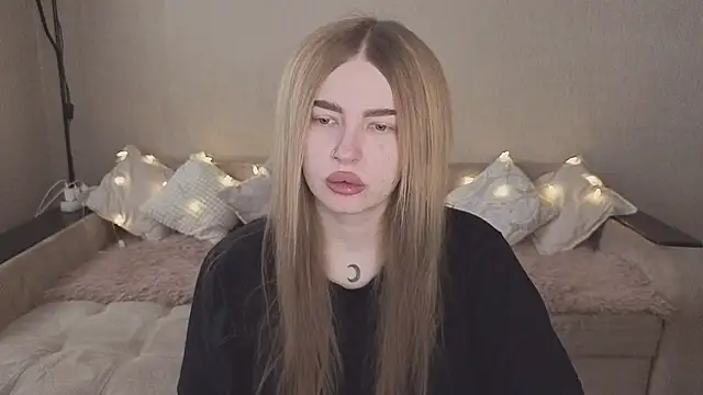 ViolettaLopez online show from November 16, 2025, 10:54 am