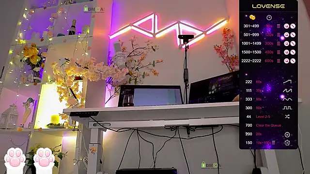 Elena-Marilyn online show from March 29, 2026, 7:14 pm