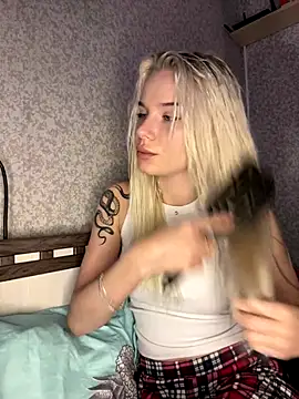 Snapshot of SIMBA_BOS chatting on December 16, 2025, 2:27 am SIMBA BOS online show from December 16, 2025, 2:27 am