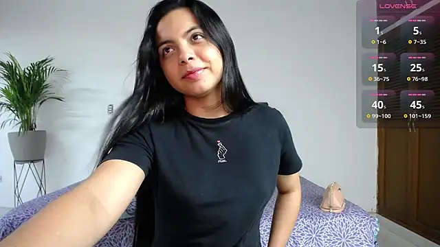 Snapshot of ashley_morgan_18 chatting on February 17, 2025, 6:42 am ashley morgan 18 online show from February 17, 2025, 6:42 am