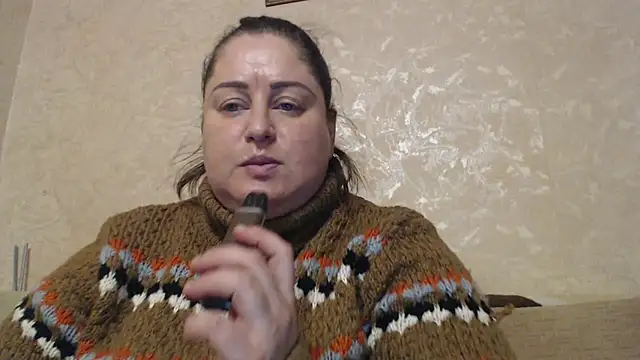 Amy August online show from December 4, 2025, 2:04 pm