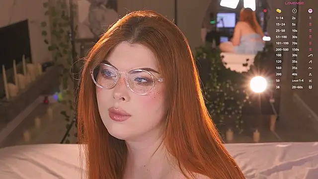 Ffoxyflame online show from March 30, 2026, 10:55 pm