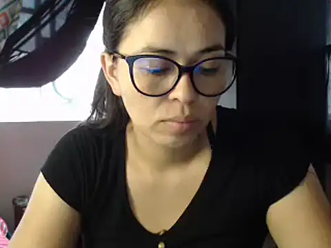 mayhott2 online show from February 5, 2025, 6:37 pm