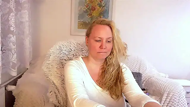 Sarah4you online show from December 23, 2024, 9:40 pm