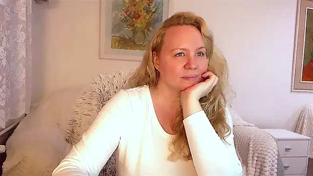 Sarah4you online show from December 31, 2024, 3:31 pm