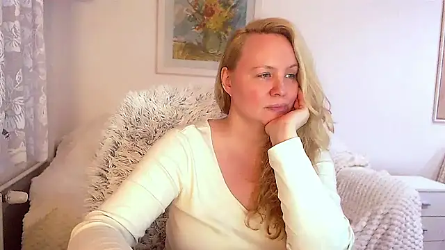 Sarah4you online show from January 1, 2025, 9:31 pm