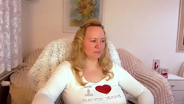 Sarah4you online show from February 2, 2025, 4:11 pm